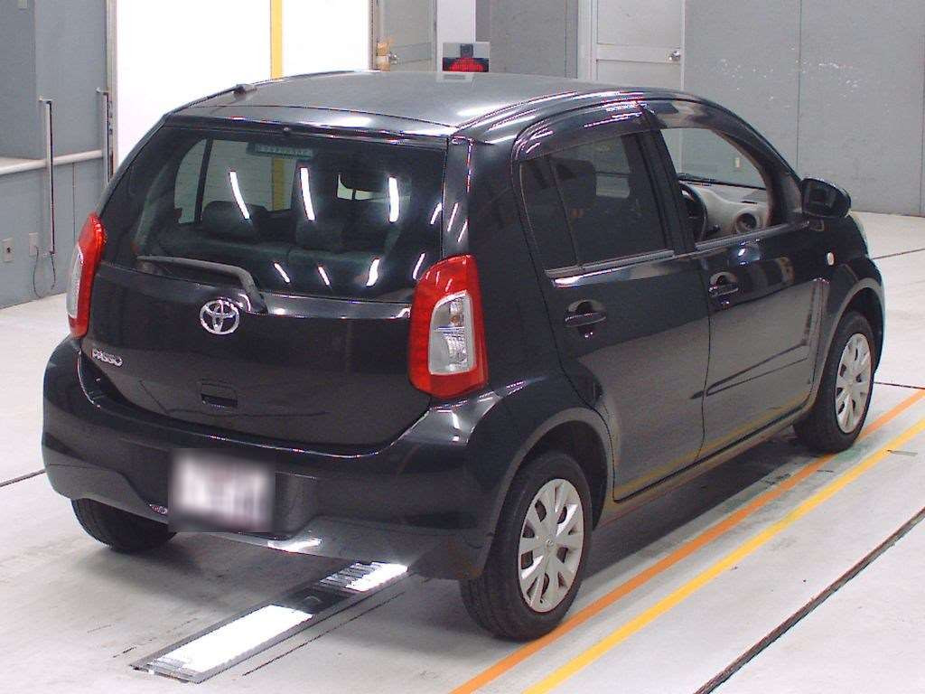 2014 Toyota Passo KGC30[1]