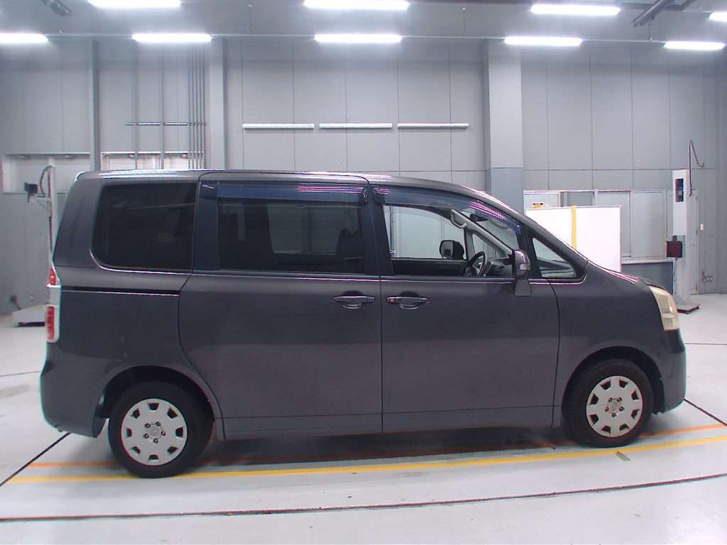 2008 Toyota Noah ZRR70G[2]