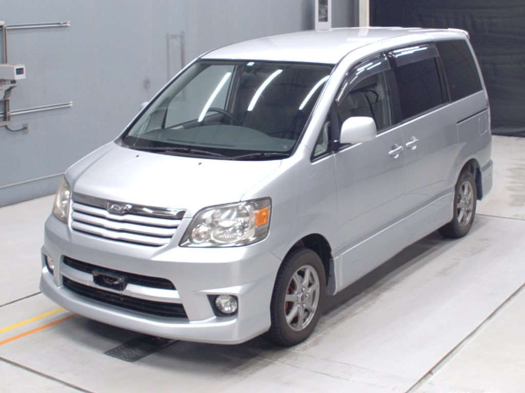 2002 Toyota Noah AZR60G[0]