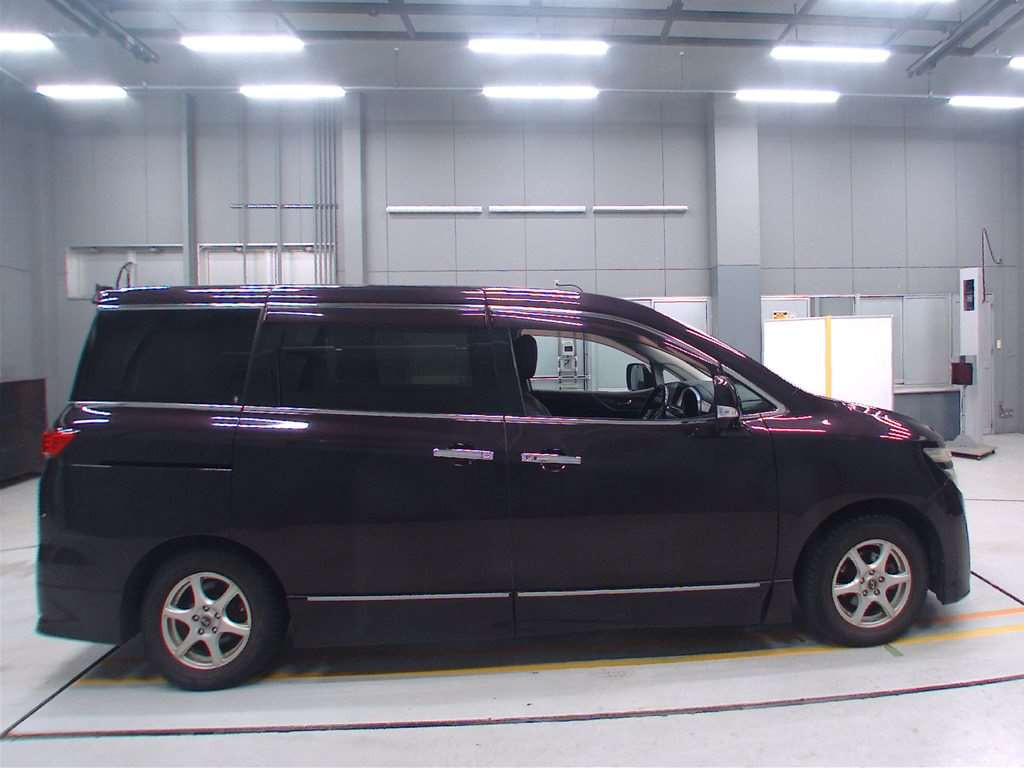 2010 Nissan Elgrand TNE52[2]