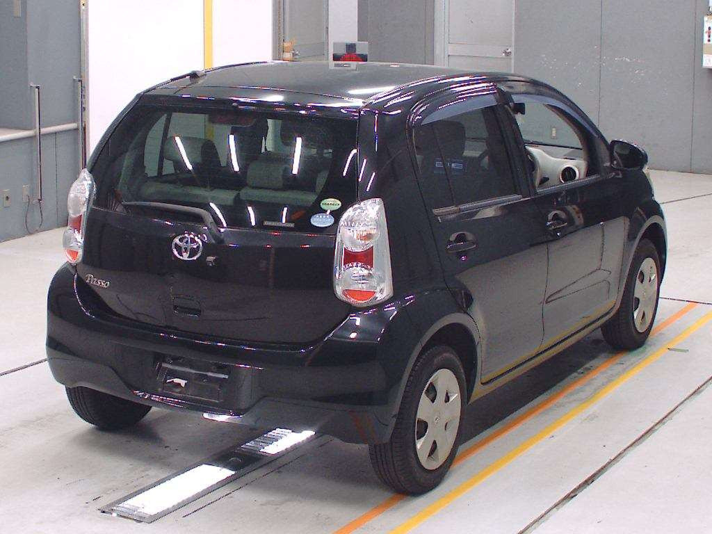 2014 Toyota Passo KGC30[1]