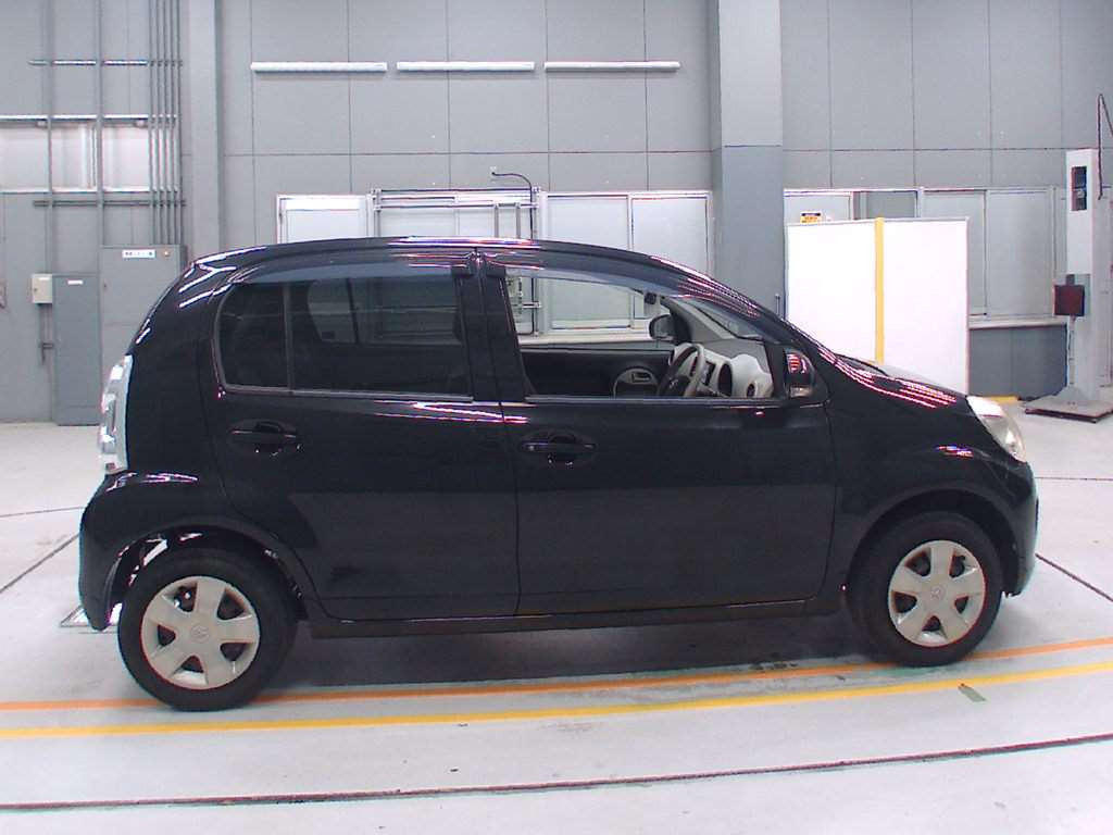 2014 Toyota Passo KGC30[2]