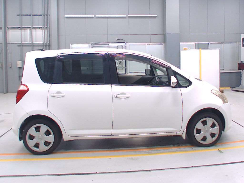 2007 Toyota Ractis SCP100[2]