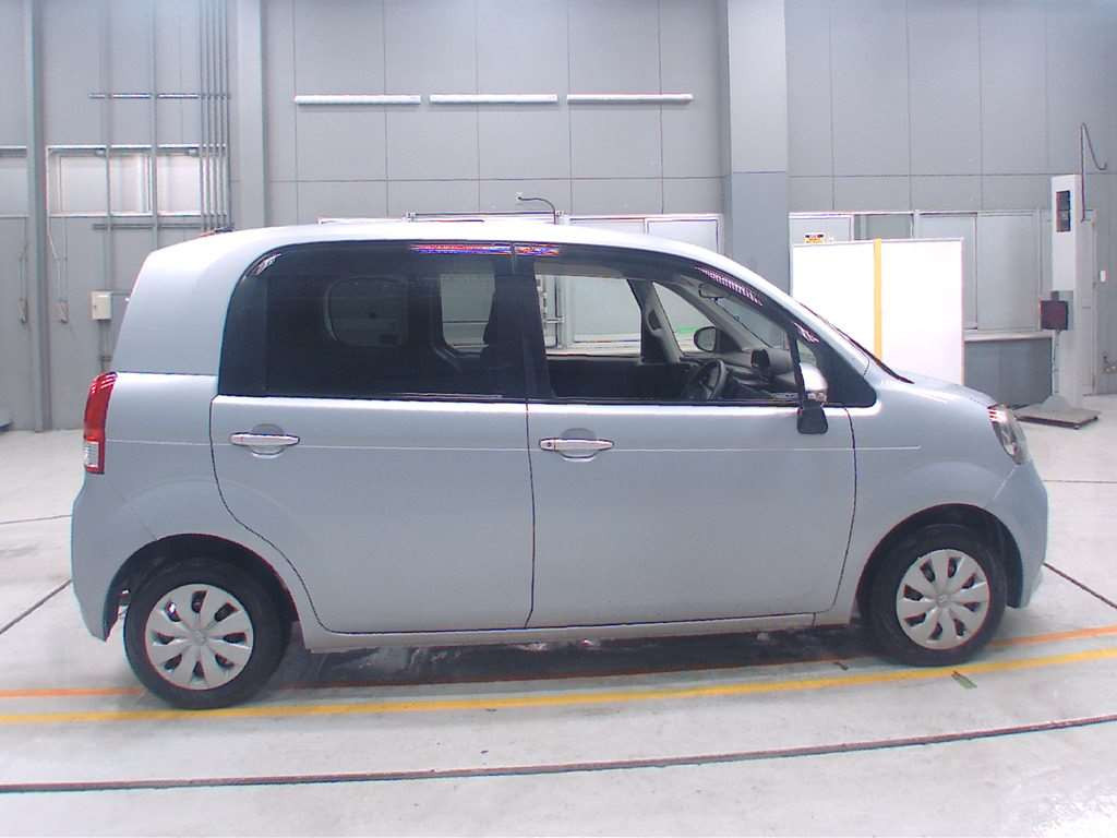 2013 Toyota Porte NSP140[2]