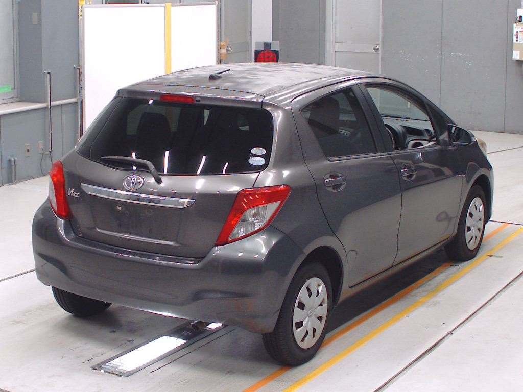 2011 Toyota Vitz NSP130[1]