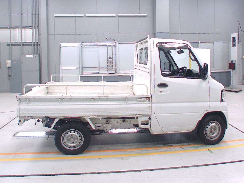 2014 Mitsubishi Minicab Truck U61T[2]