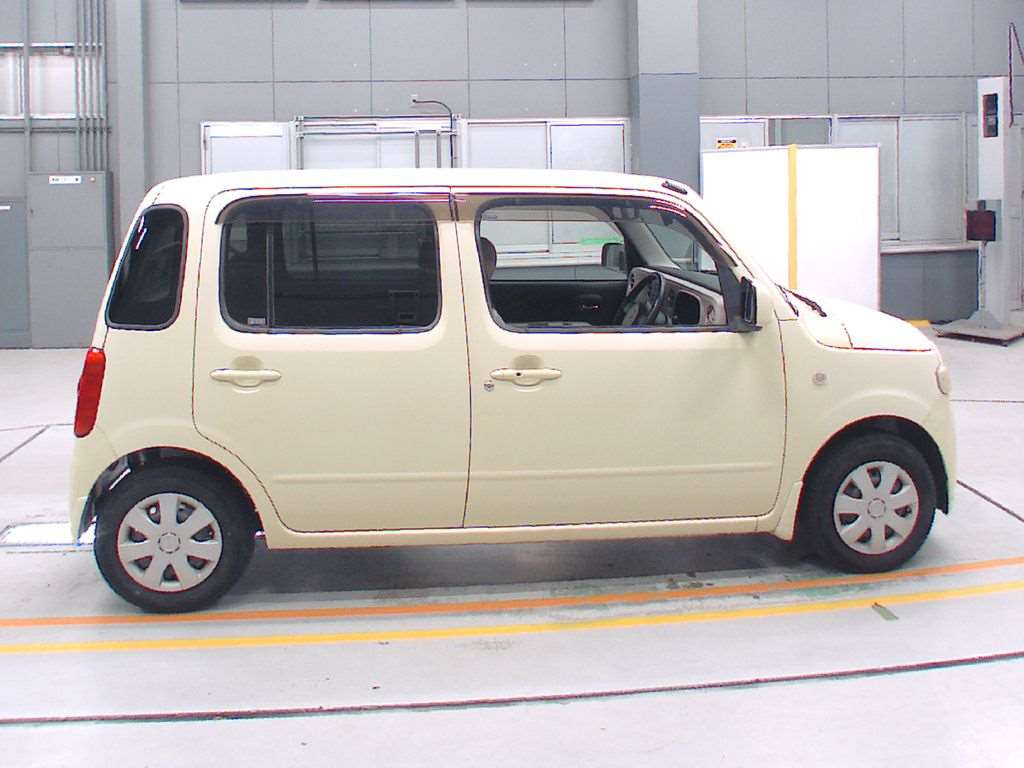 2009 Daihatsu Mira Cocoa L675S[2]