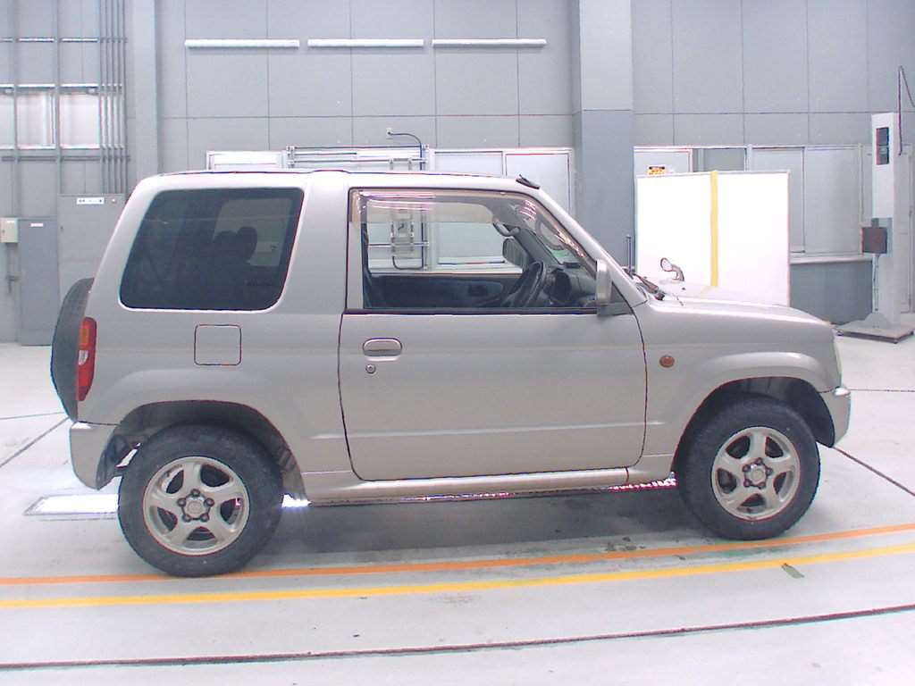 2000 Mitsubishi Pajero Mini H53A[2]