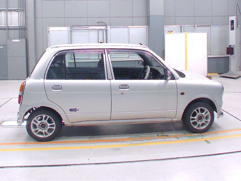 2001 Daihatsu Miragino L710S[2]