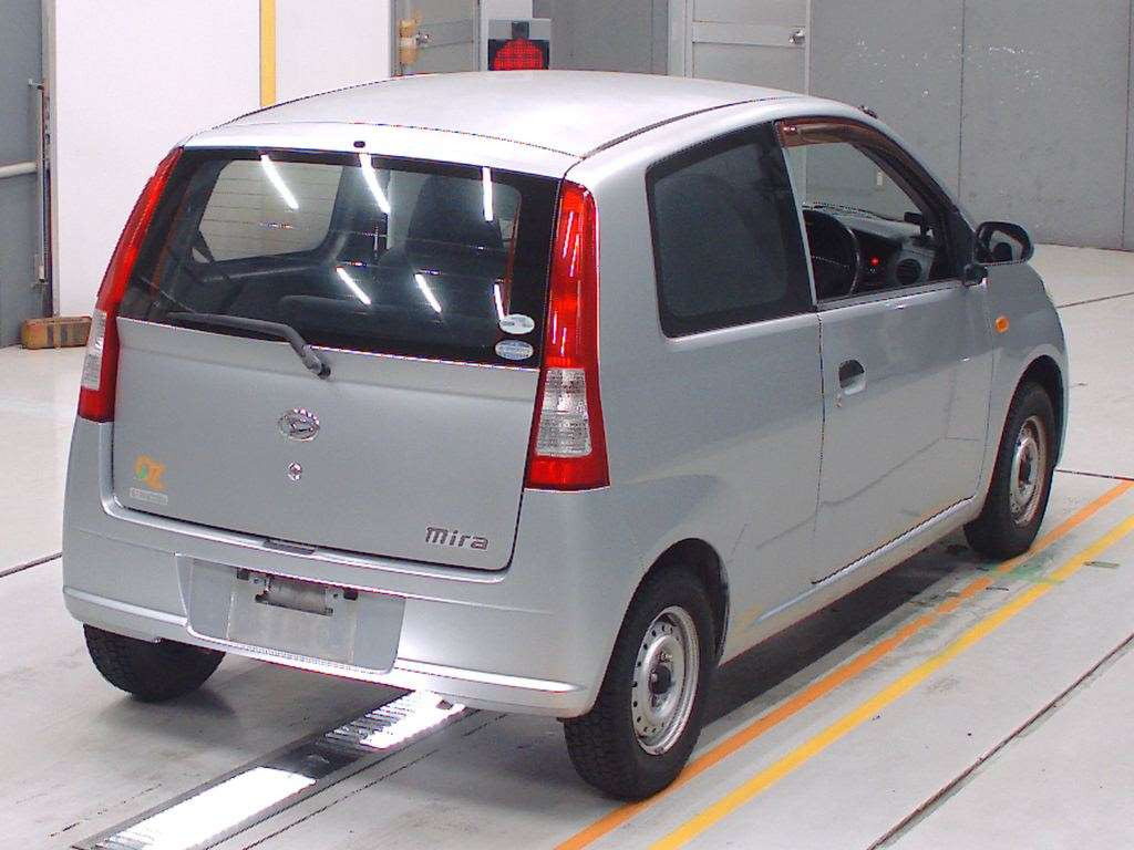 2004 Daihatsu Mira L250V[1]