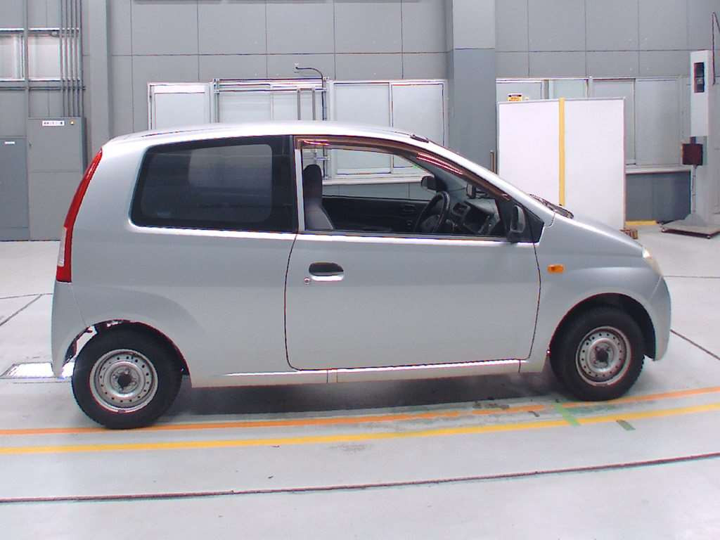 2004 Daihatsu Mira L250V[2]