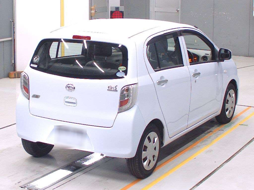 2013 Daihatsu Mira es LA300S[1]