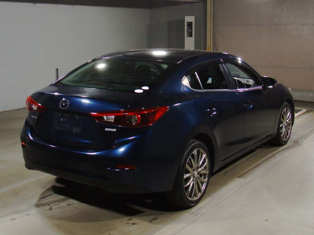 2016 Mazda Axela BM5FP[1]