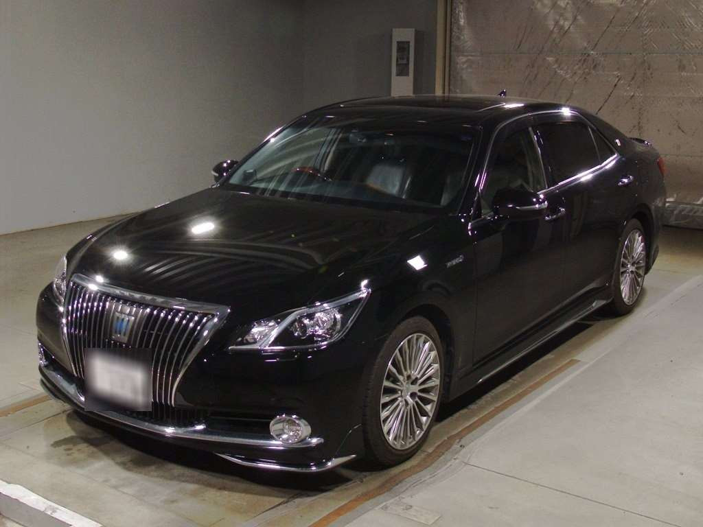 2014 Toyota Crown Majesta GWS214[0]