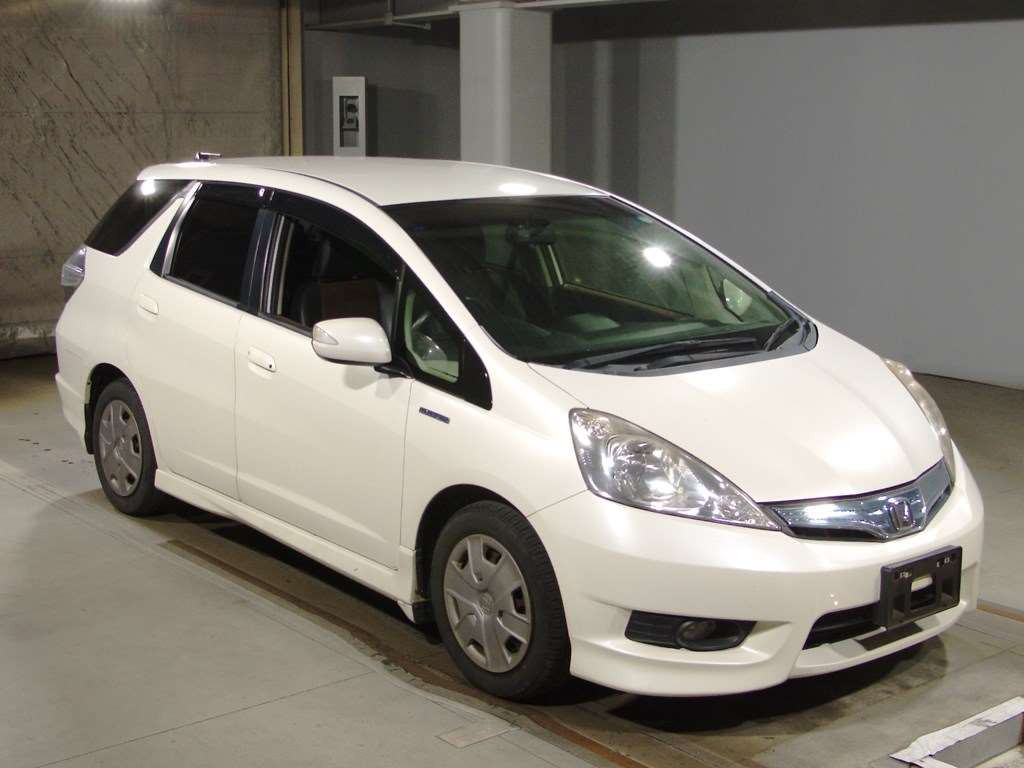 2013 Honda Fit Shuttle Hybrid GP2[2]