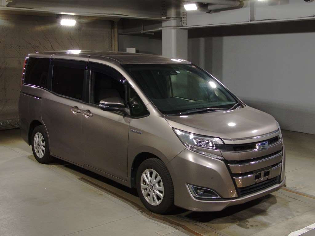 2019 Toyota Noah ZWR80G[2]