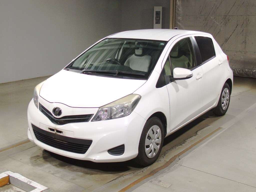 2013 Toyota Vitz NSP130[0]