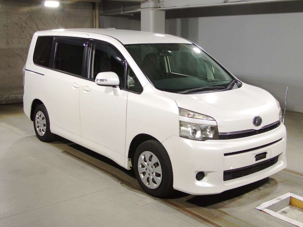 2012 Toyota Voxy ZRR70G[2]