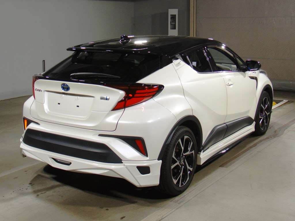 2020 Toyota C-HR ZYX11[1]