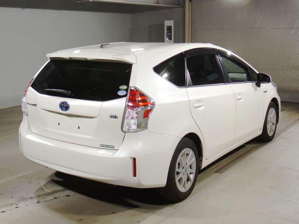 2019 Toyota Prius alpha ZVW40W[1]