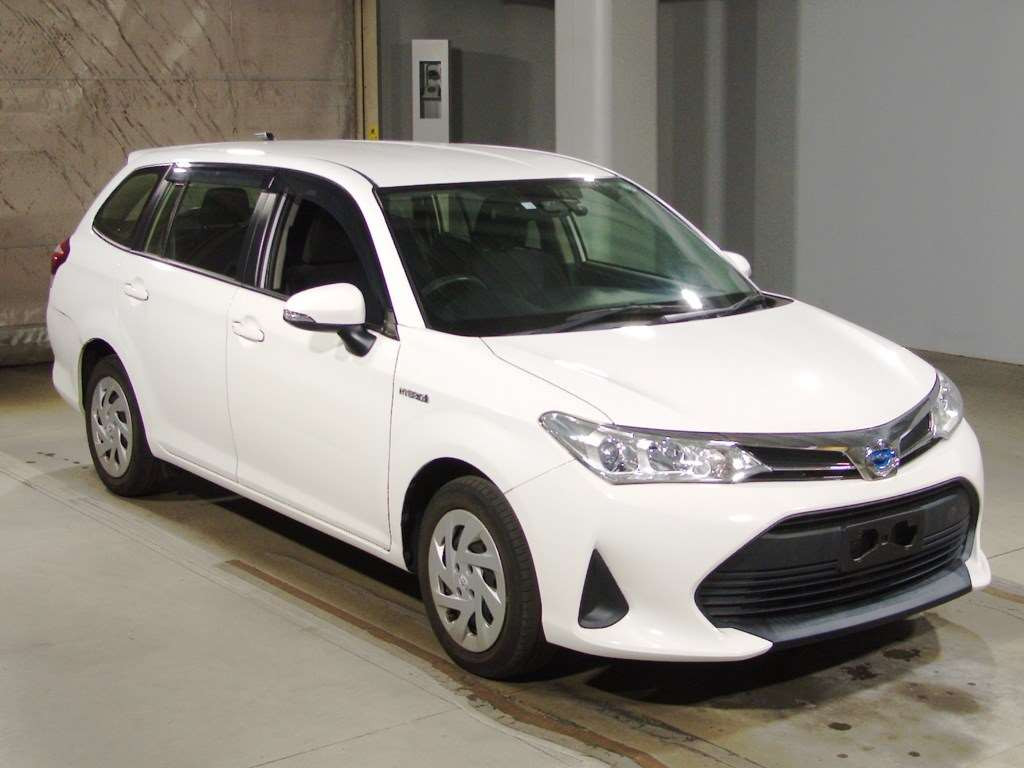 2018 Toyota Corolla Fielder NKE165G[2]