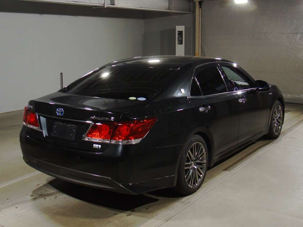 2014 Toyota Crown Hybrid AWS210[1]