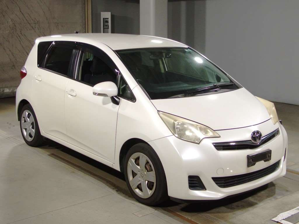 2014 Toyota Ractis NCP120[2]