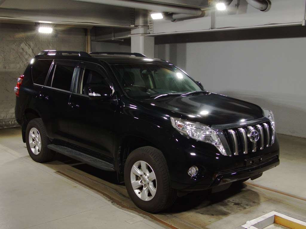 2017 Toyota Land Cruiser Prado TRJ150W[2]