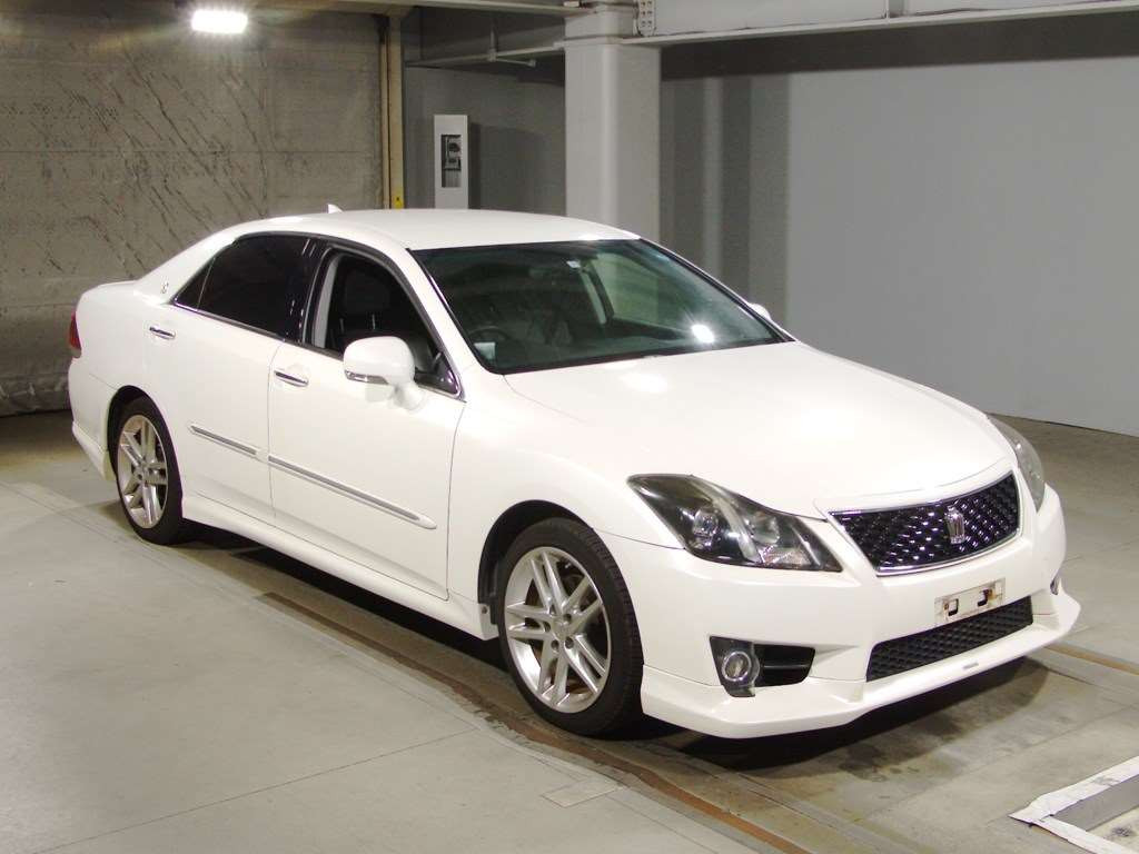 2011 Toyota Crown GRS200[2]