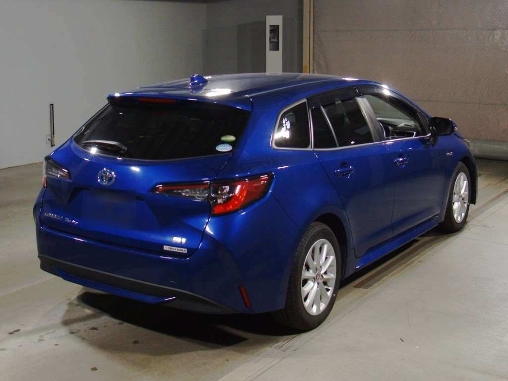 2020 Toyota Corolla Touring Wagon ZWE211W[1]