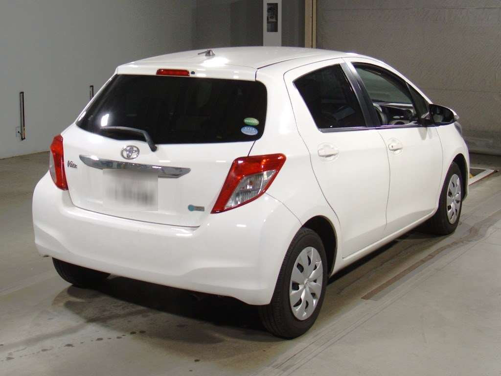 2012 Toyota Vitz NSP130[1]