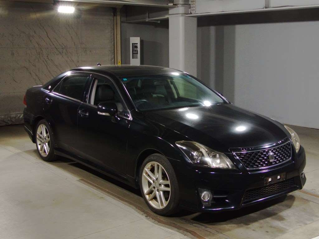 2013 Toyota Crown GRS200[2]