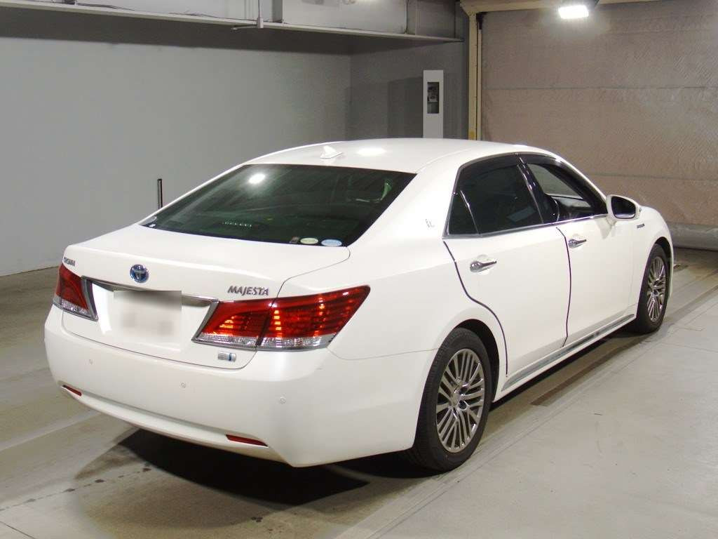 2014 Toyota Crown Majesta GWS214[1]