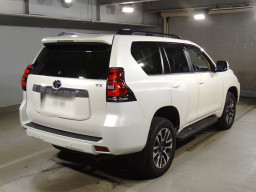 2022 Toyota Land Cruiser Prado