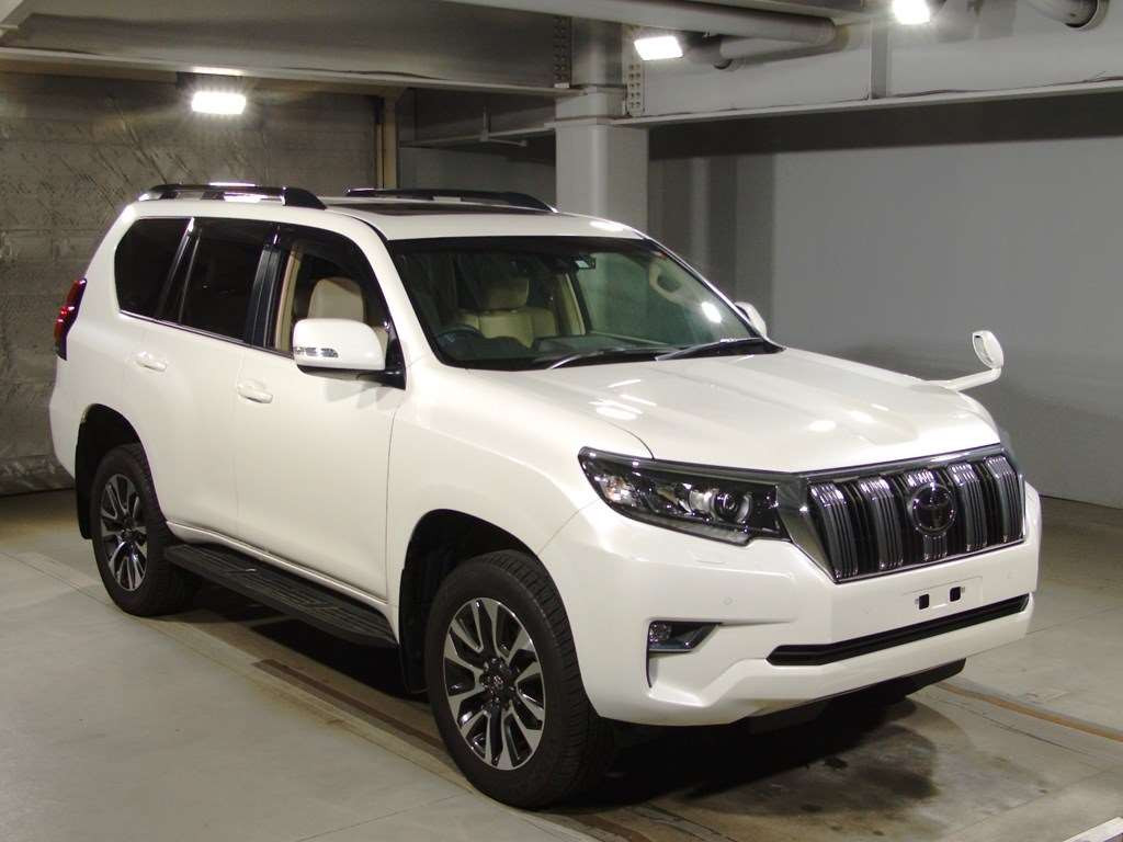 2022 Toyota Land Cruiser Prado TRJ150W[2]