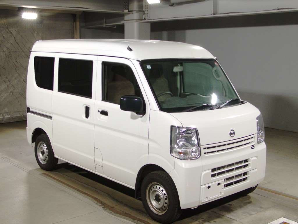 2024 Nissan NV100 Clipper DR17V[2]