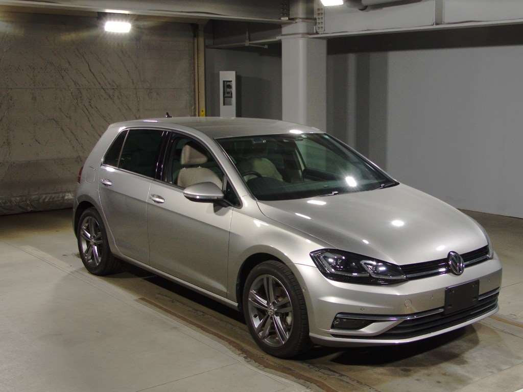 2020 Volkswagen Golf AUCPT[2]