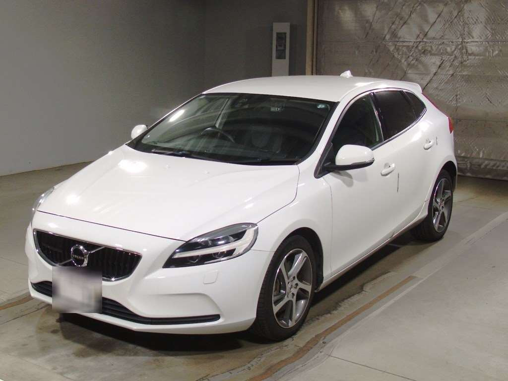 2017 Volvo V40 MB4154T[0]