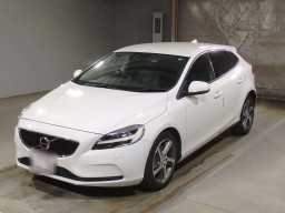 2017 Volvo V40