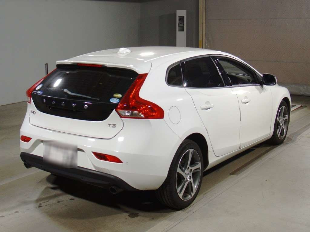 2017 Volvo V40 MB4154T[1]