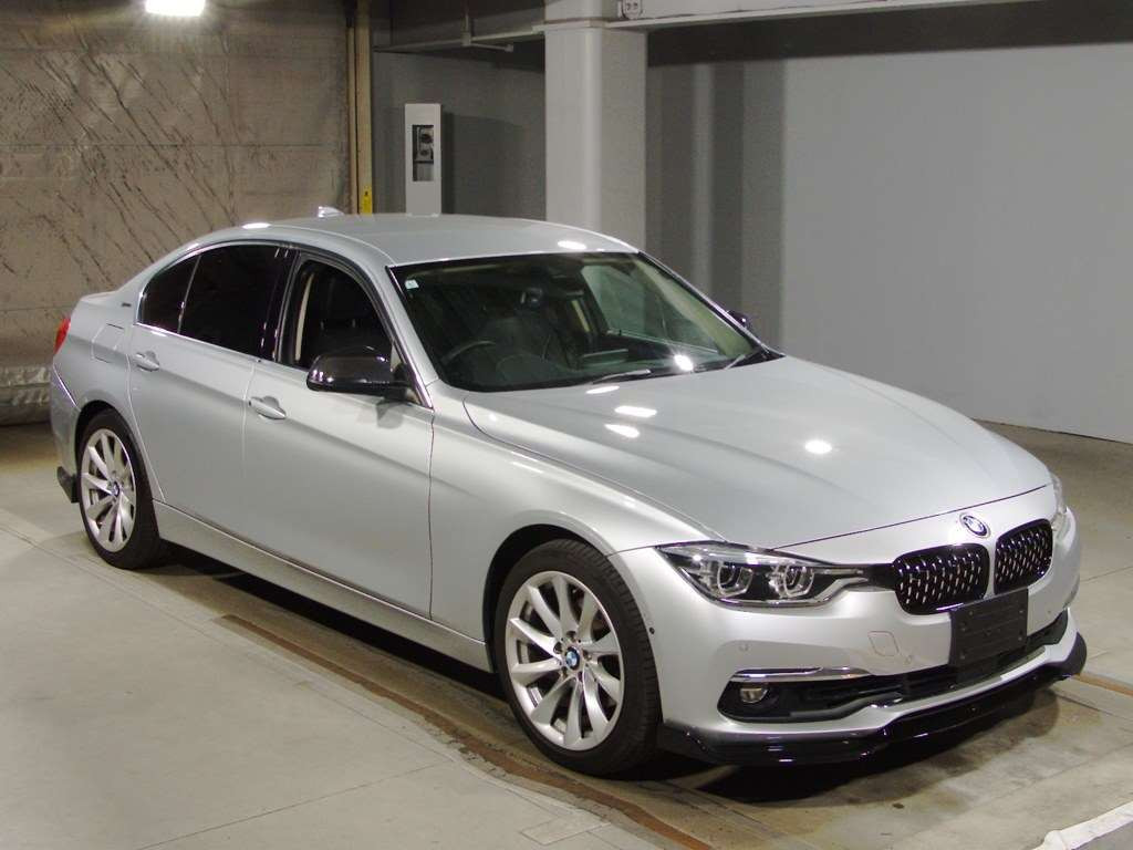 2016 BMW 3 Series 8E20[2]