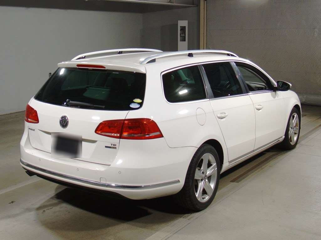 2011 Volkswagen Passat Variant 3CCAX[1]