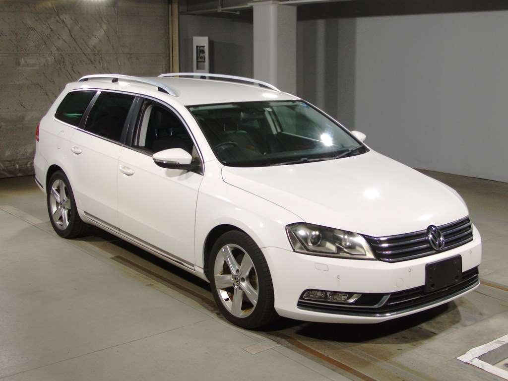 2011 Volkswagen Passat Variant 3CCAX[2]