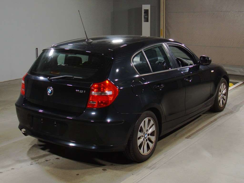 2009 BMW 1 Series UE16[1]