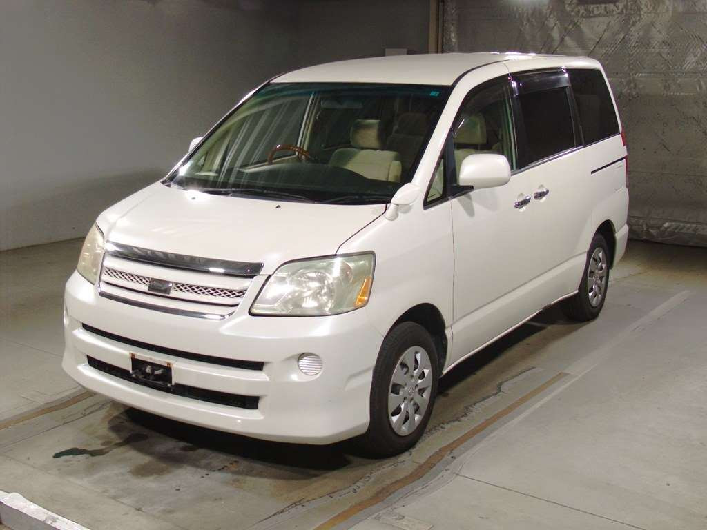 2006 Toyota Noah AZR60G[0]