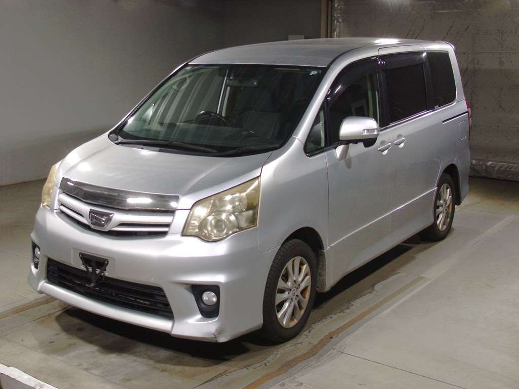 2010 Toyota Noah ZRR70W[0]