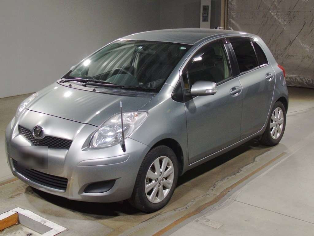 2010 Toyota Vitz SCP90[0]