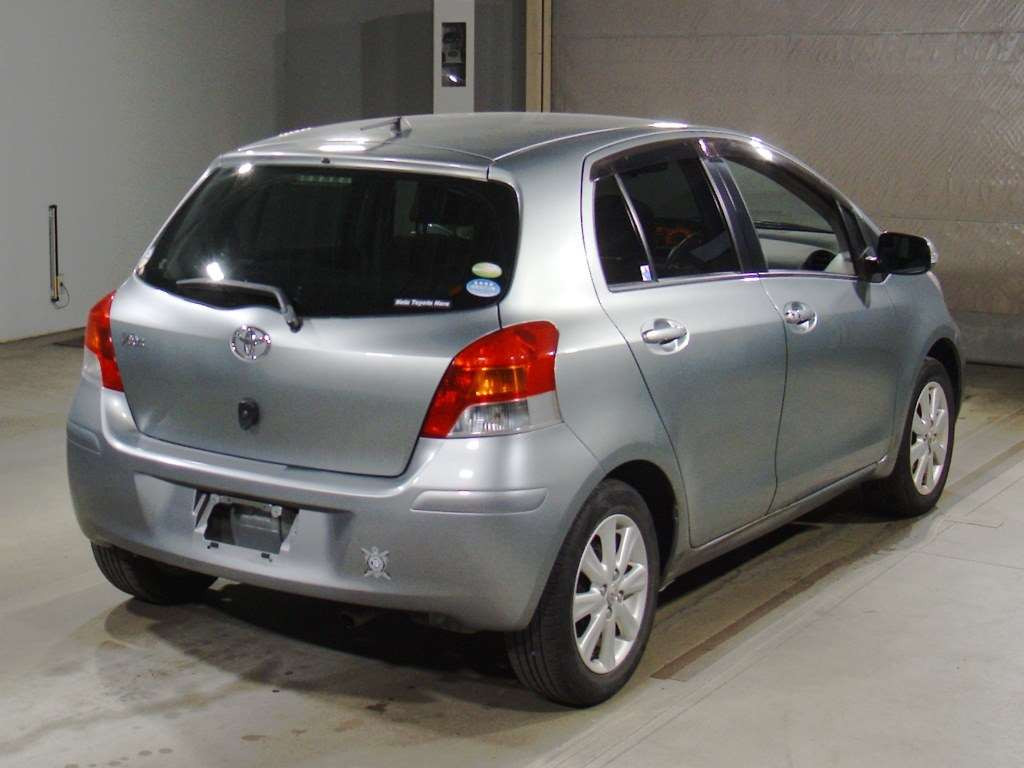 2010 Toyota Vitz SCP90[1]