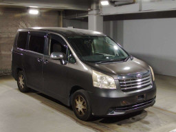 2008 Toyota Noah