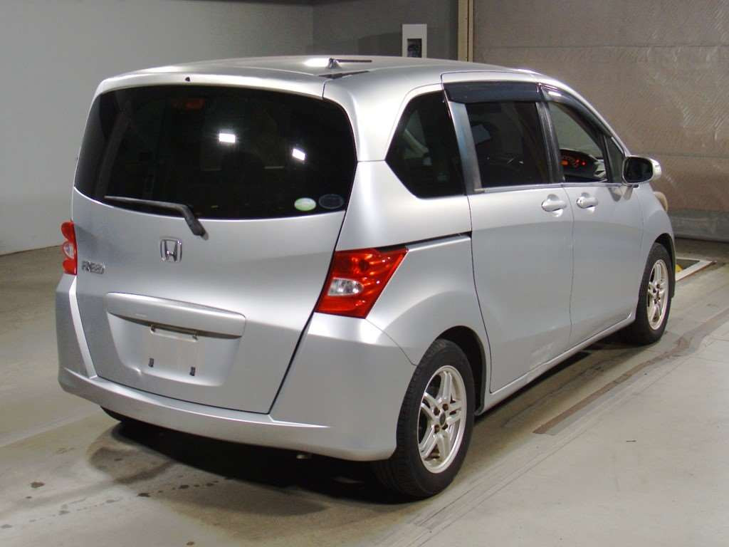 2010 Honda Freed GB3[1]